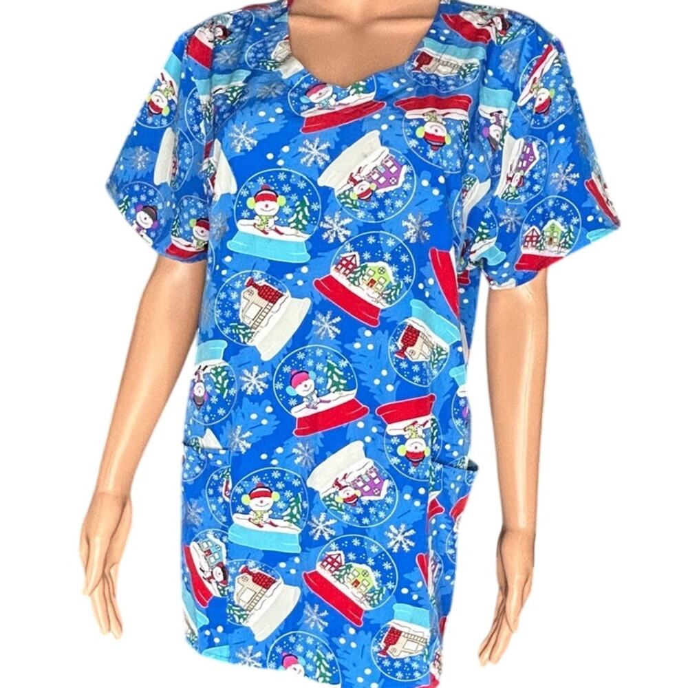 Zoe & Chloe Traveling w/Santa V-neck Christmas scrub top sz Large